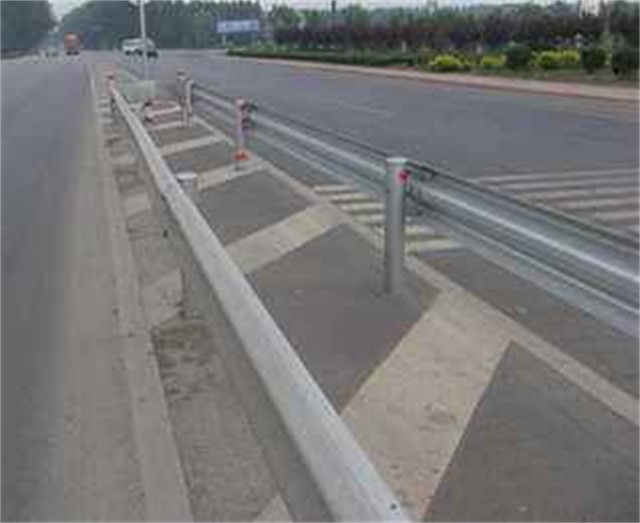 南京高速护栏板的规格